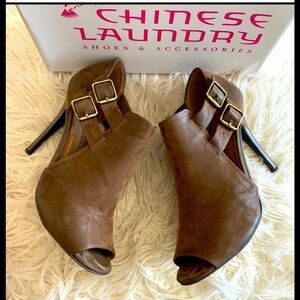 Chinese Laundry brown leather buckle heels